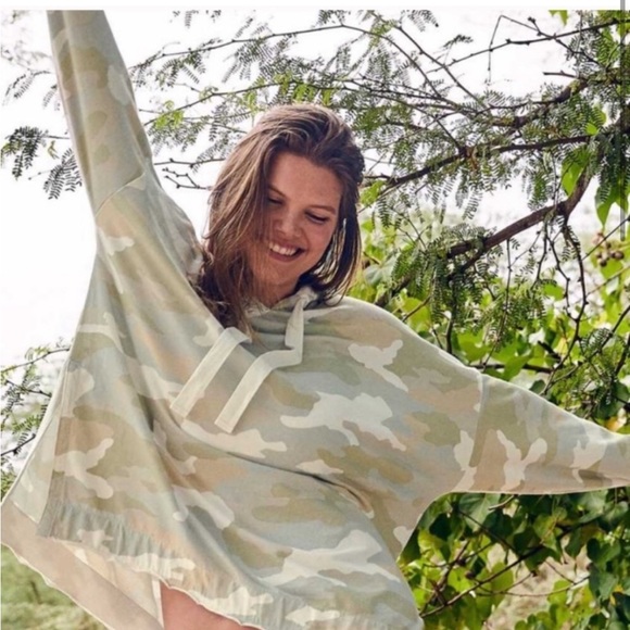 Aerie Oversized Sun Washed Desert Camo Hoodie (Size Small) - Picture 6 of 6